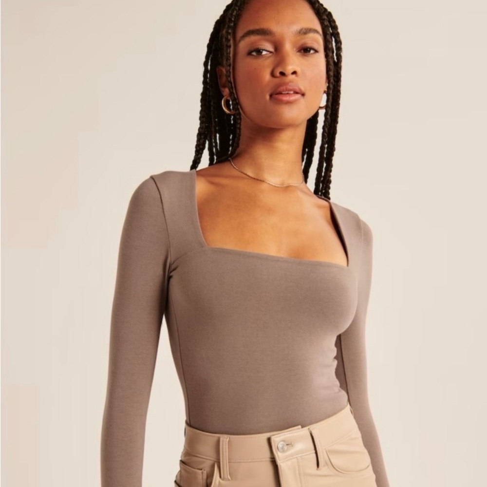 Abercrombie & Fitch Soft Matte Seamless Long Sleeve Square Neck Bodysuit size M